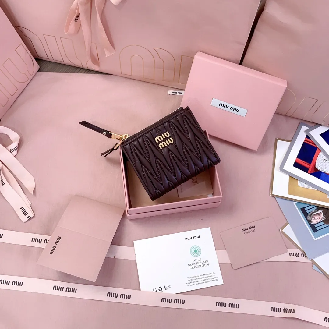 ミュウミュウ ポケットウォレット 5MV017 ブラウン キルティング