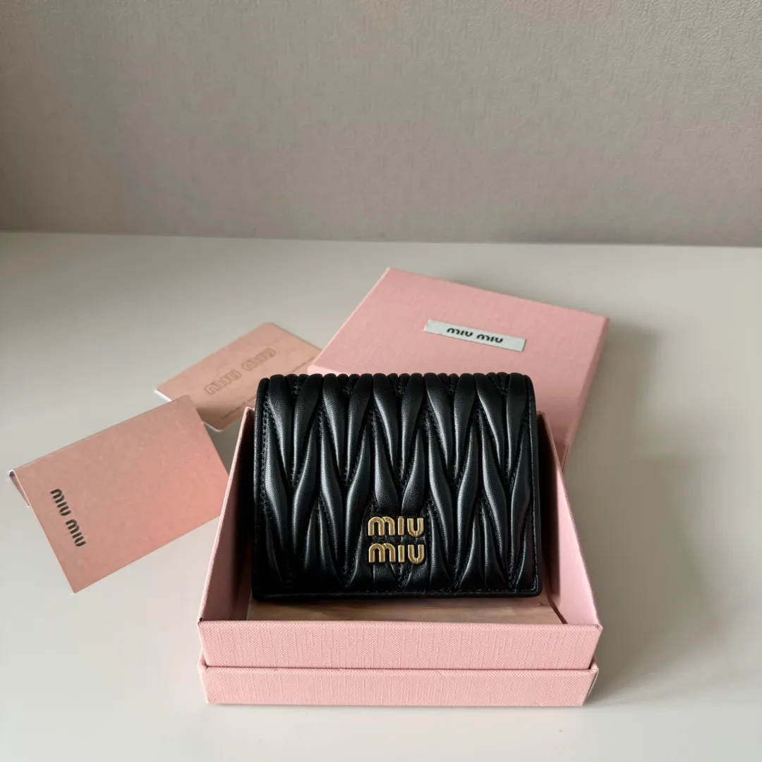 ミュウミュウ ポケットウォレット 5MV204 ブラック キルティング
