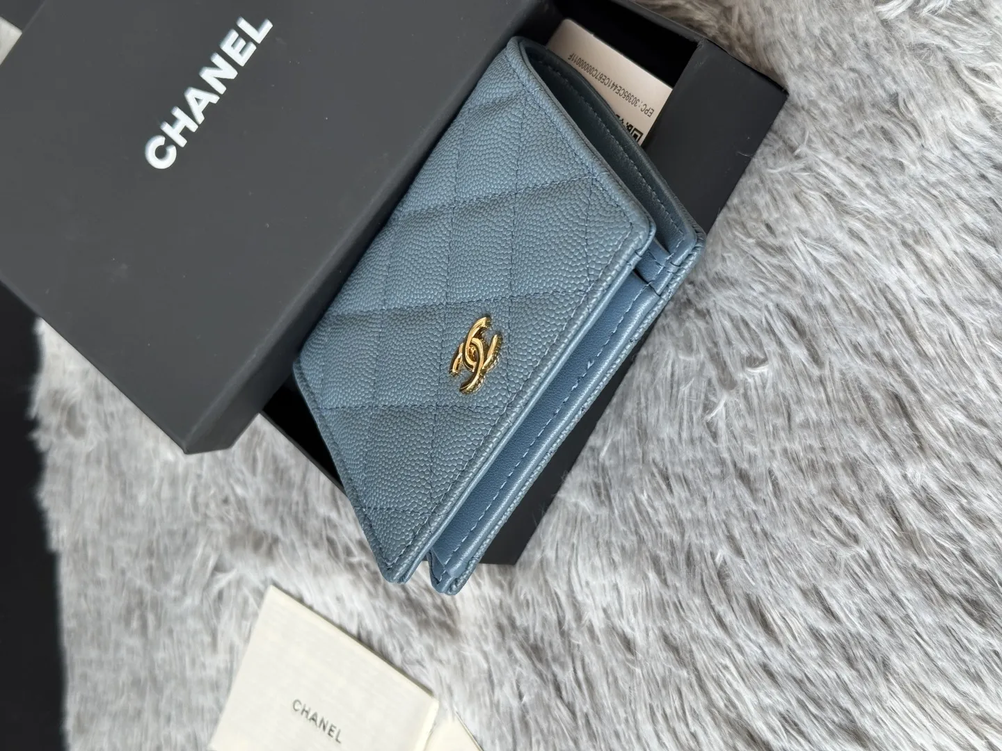 シャネル A84028 キルティング コンパクトウォレット ブルー - 画像 (5)