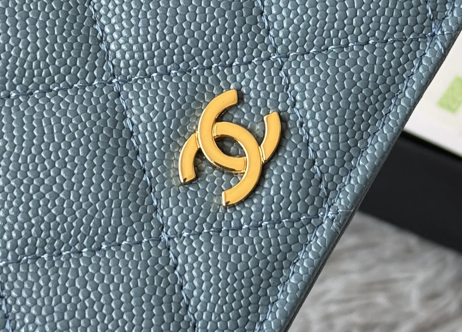 シャネル A84028 キルティング コンパクトウォレット ブルー - 画像 (7)