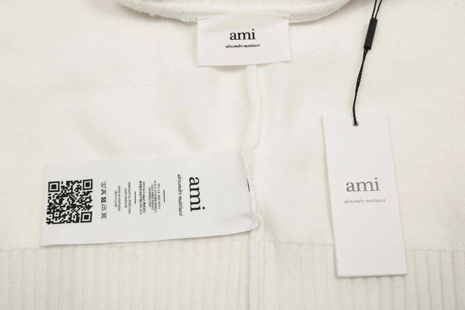 Ami Heart Classic Turtleneck Sweater White - Image 4