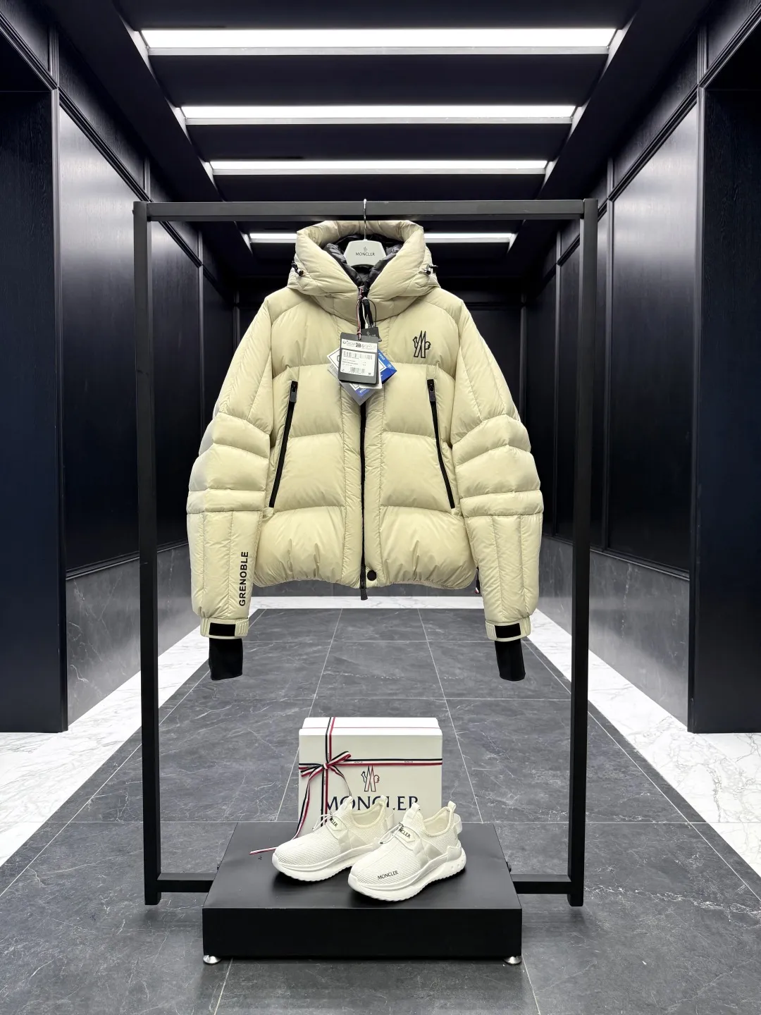 Moncler Grenoble Cherferie Down Jacket Ivory Casual