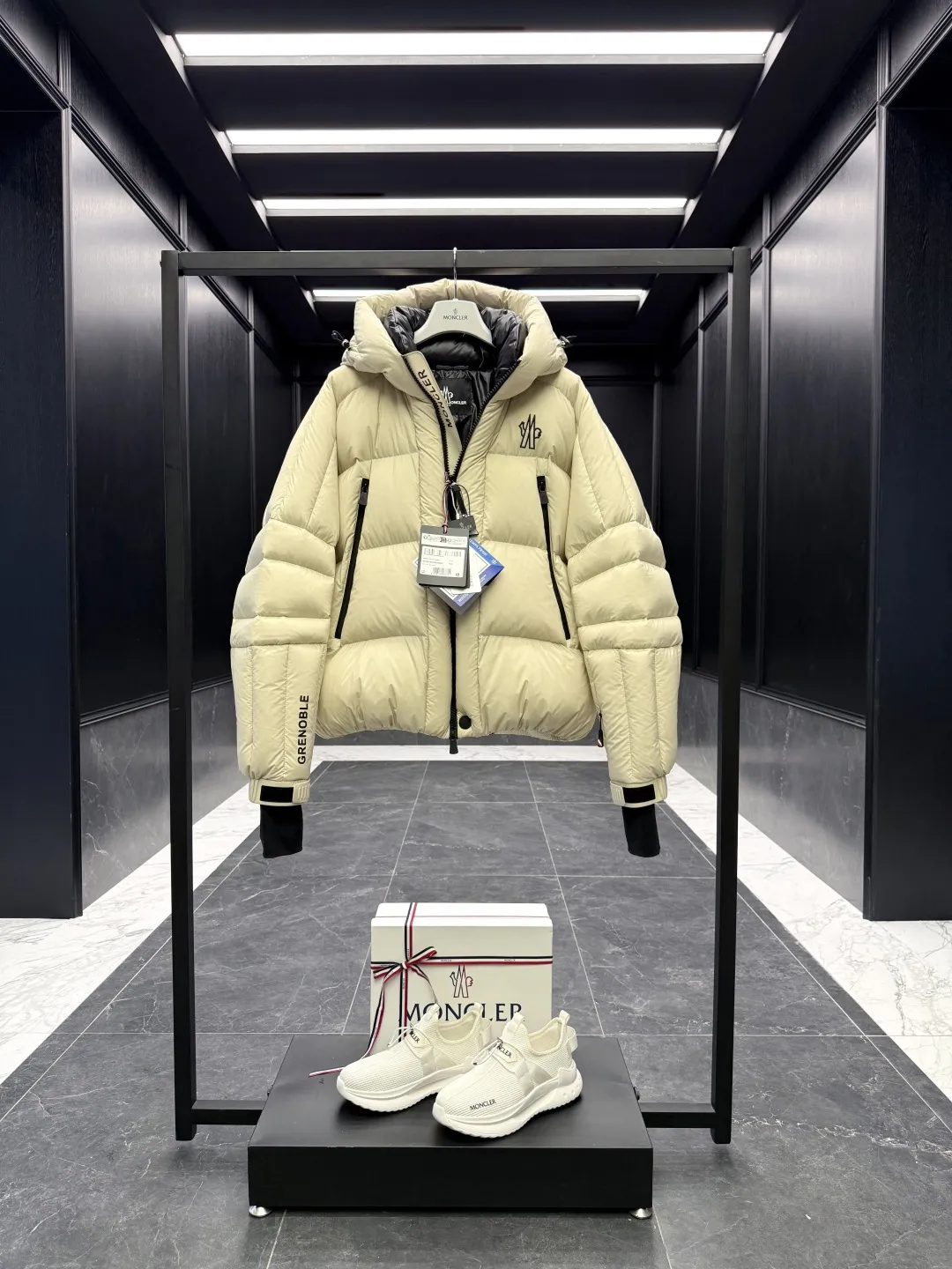 Moncler Grenoble Cherferie Down Jacket Ivory Casual - Image 3