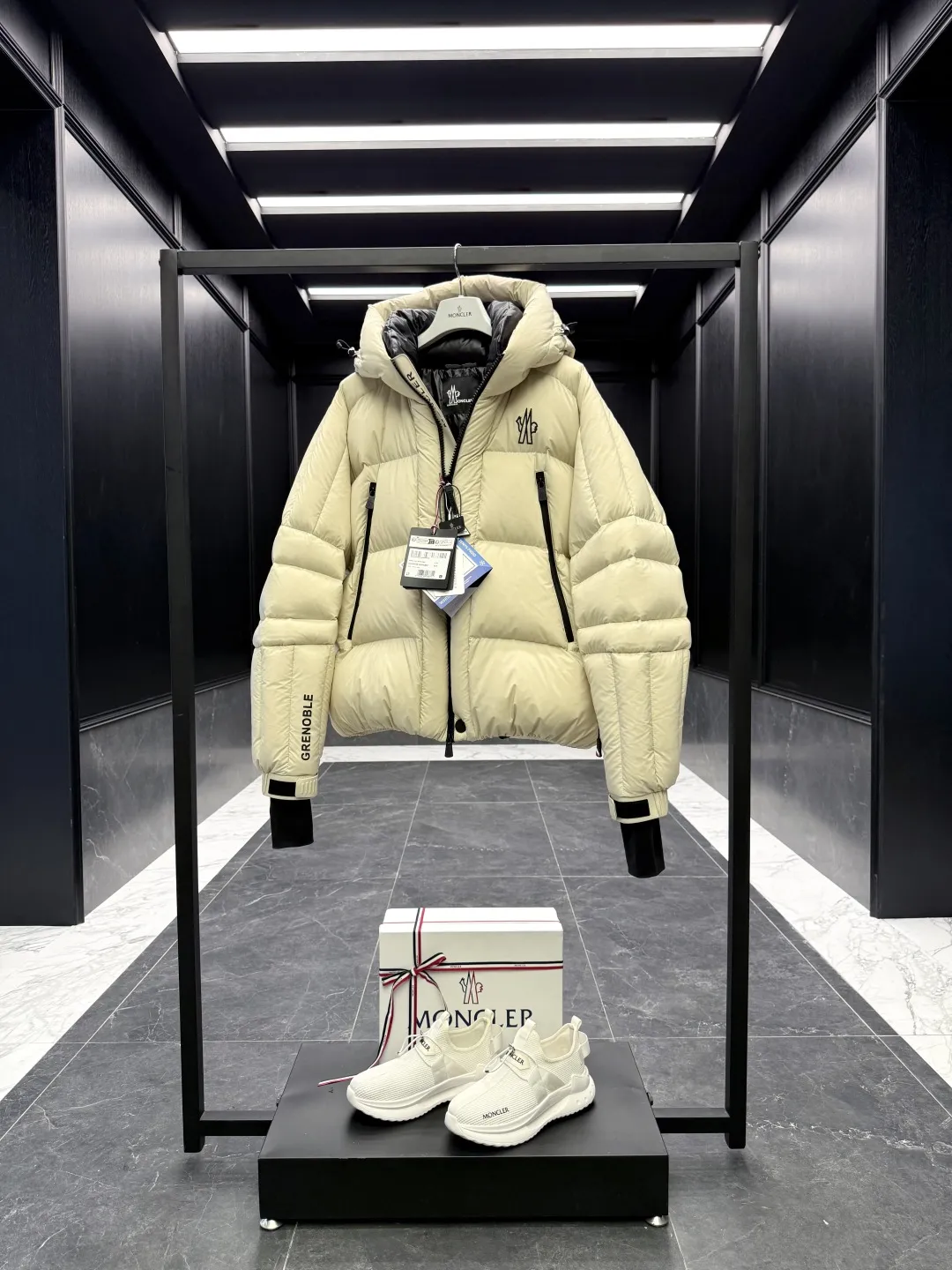 Moncler Grenoble Cherferie Down Jacket Ivory Casual - Image 4
