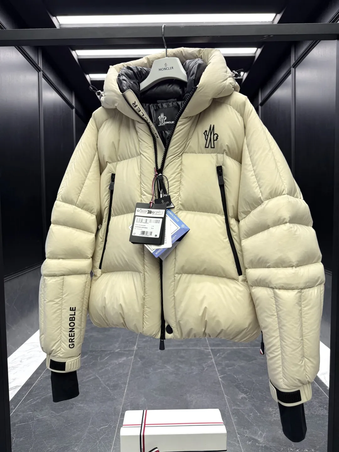 Moncler Grenoble Cherferie Down Jacket Ivory Casual - Image 7