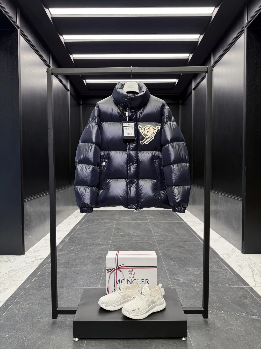 Moncler Leste Down Jacket Blue Short