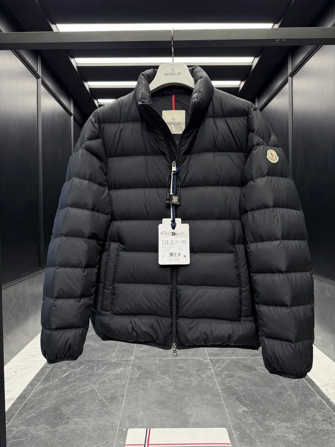 Moncler Baudinet Down Jacket Black Quilted - Image 7