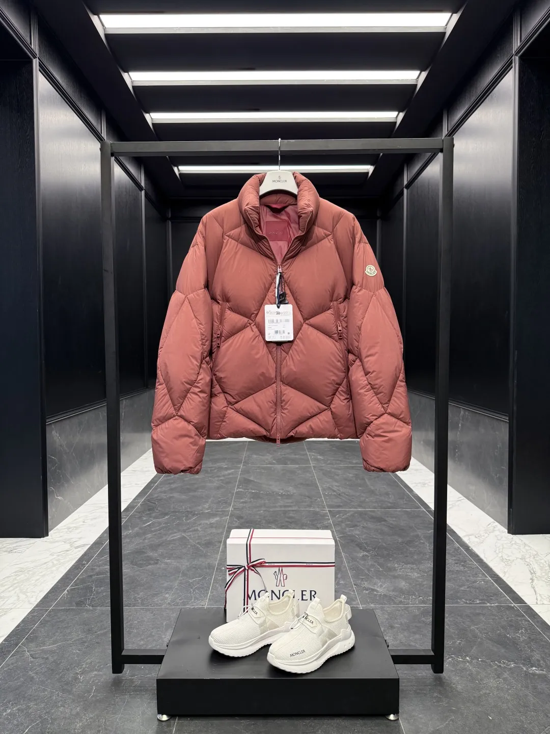 Moncler Vardar Down Jacket Red Quilted - Image 3