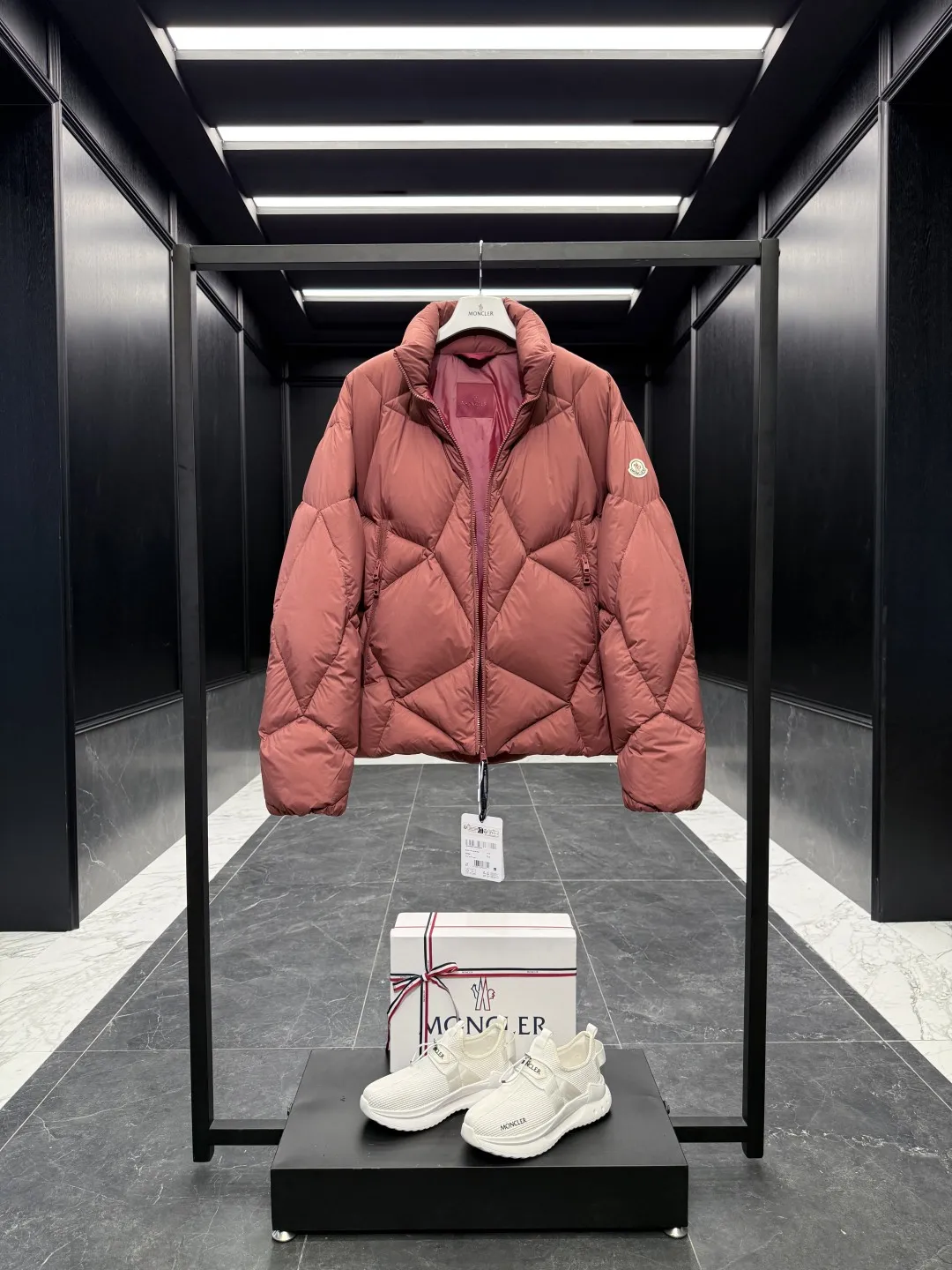 Moncler Vardar Down Jacket Red Quilted - Image 4