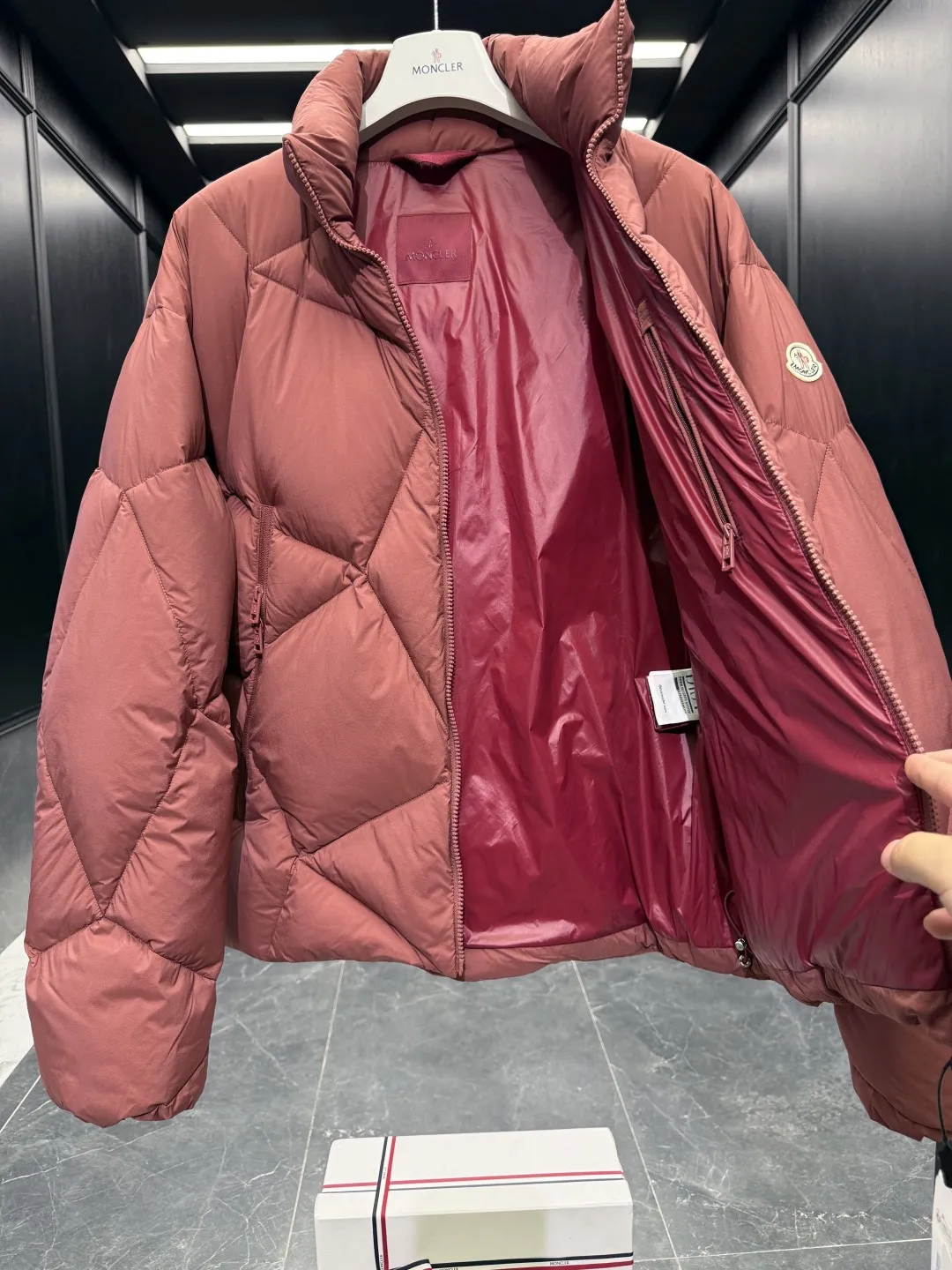 Moncler Vardar Down Jacket Red Quilted - Image 9