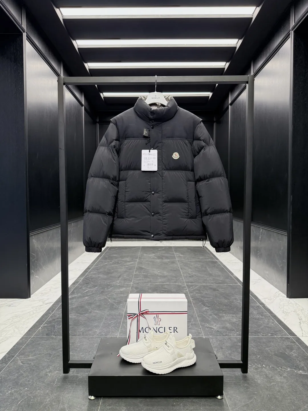 Moncler Verone Reversible Down Jacket Black