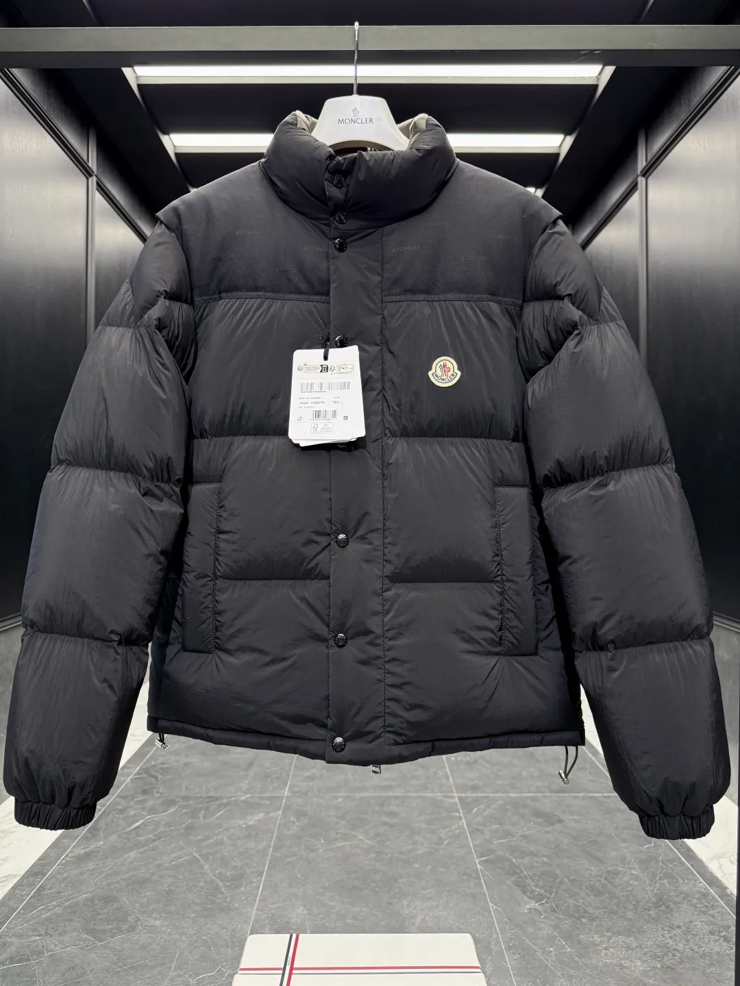 Moncler Verone Reversible Down Jacket Black - Image 5
