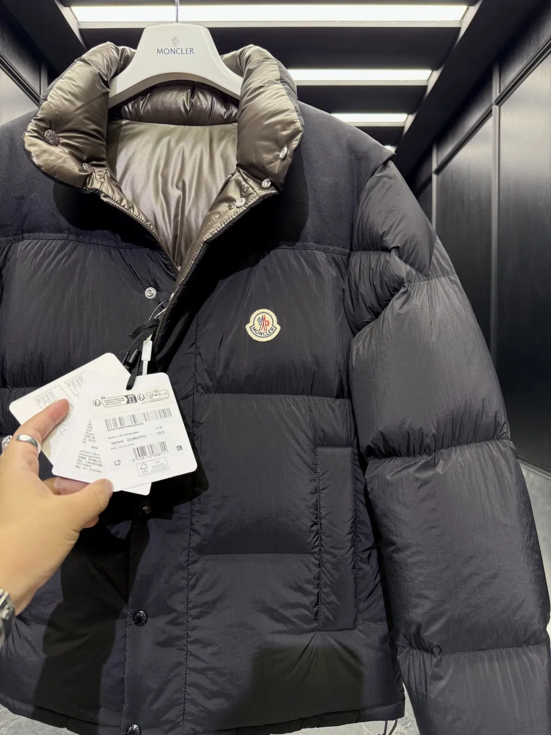 Moncler Verone Reversible Down Jacket Black - Image 7