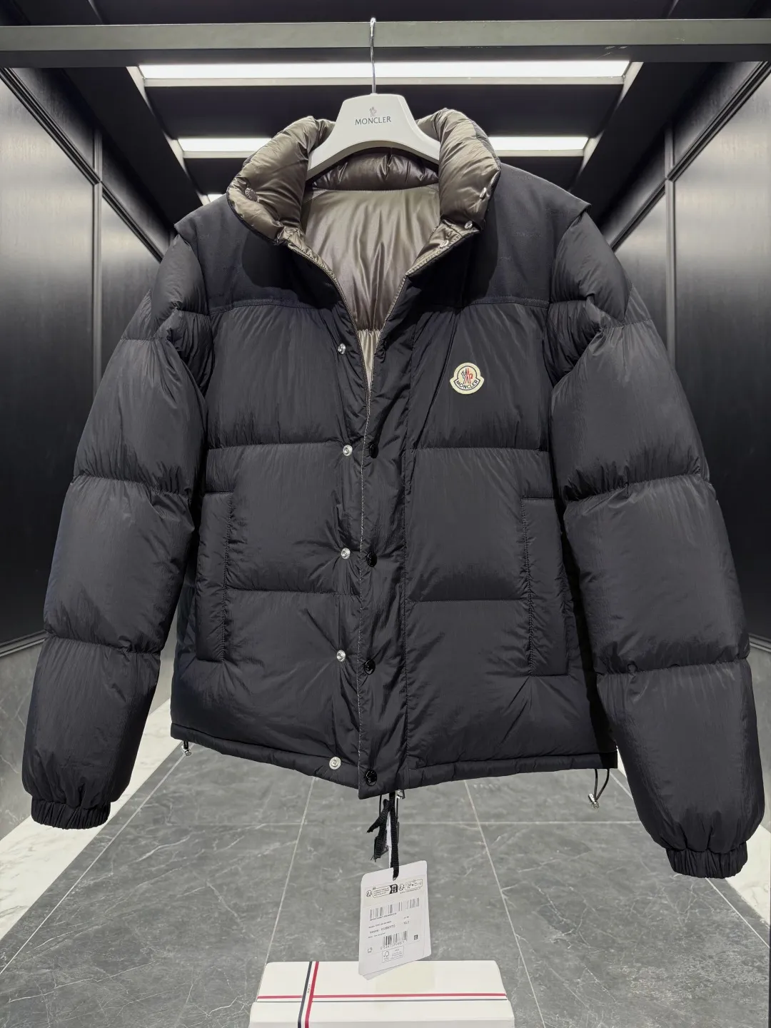 Moncler Verone Reversible Down Jacket Black - Image 8