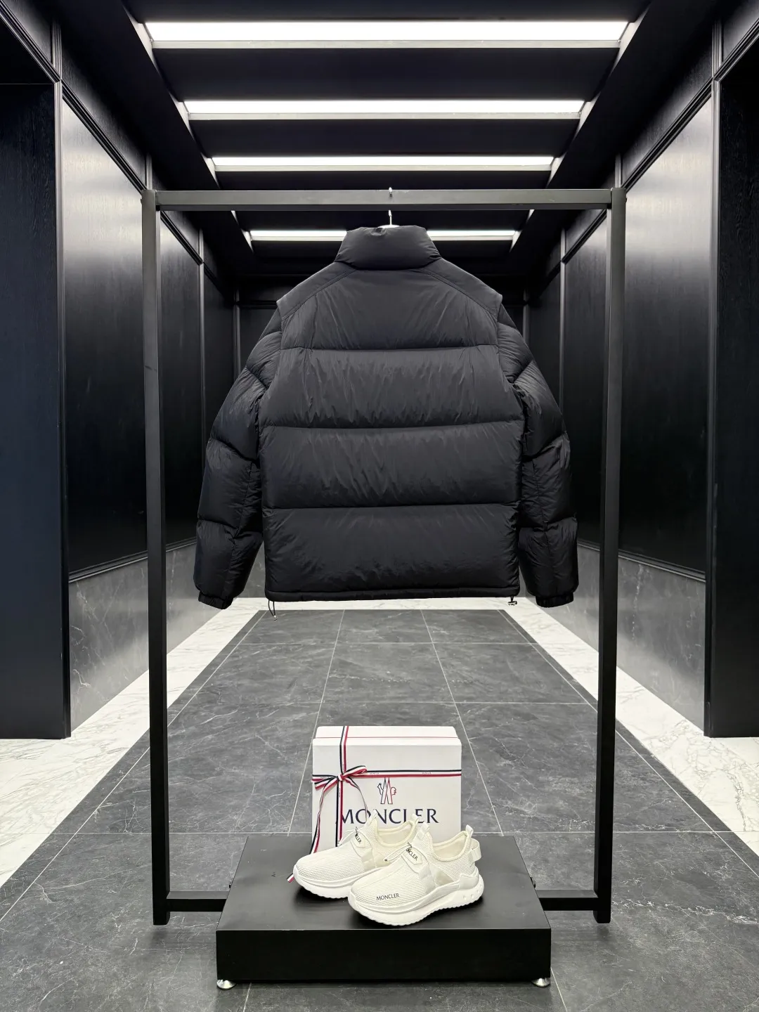 Moncler Verone Reversible Down Jacket Black - Image 10