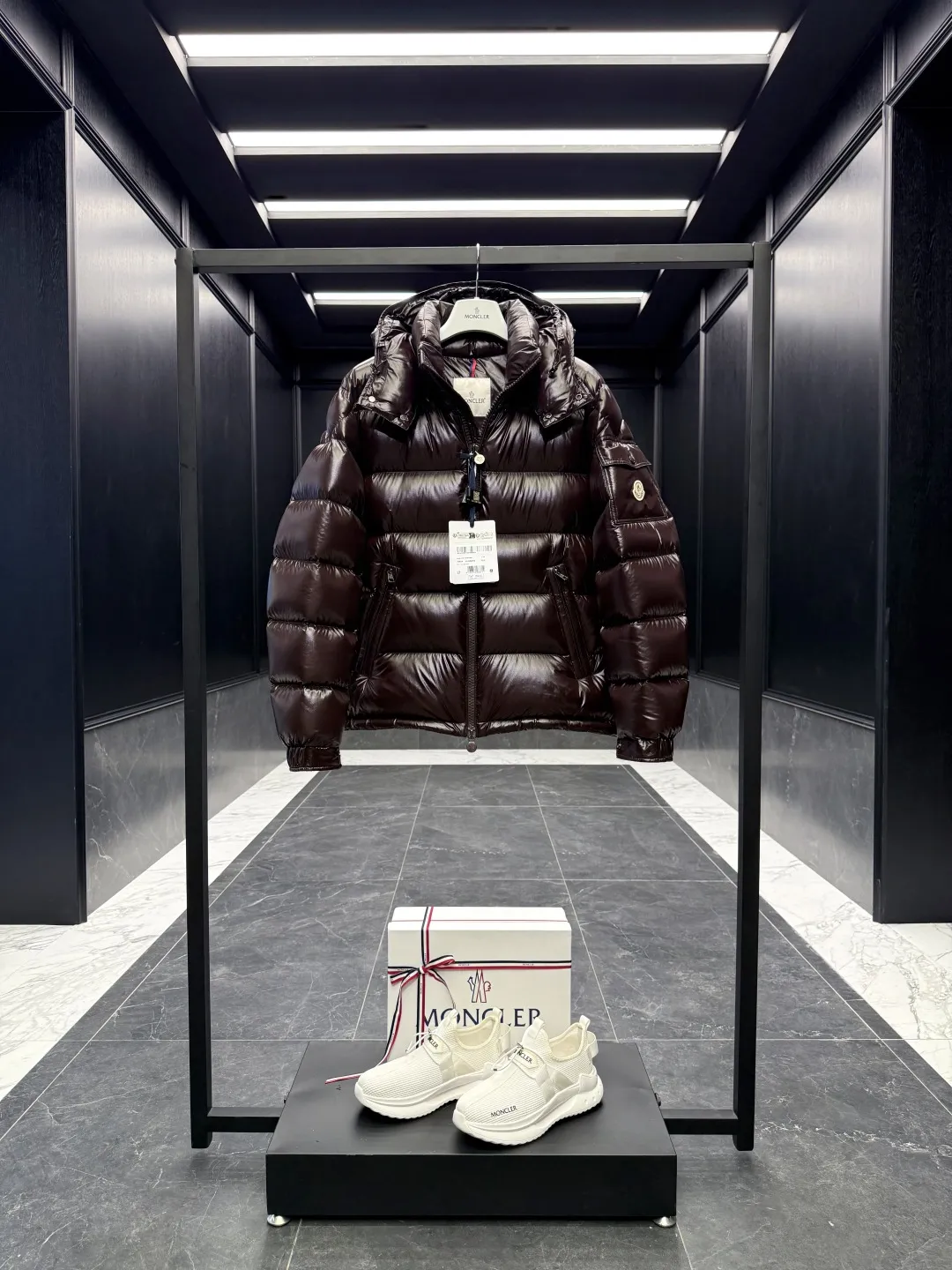 Moncler Maya Jacket Chocolate Short Style - Image 4