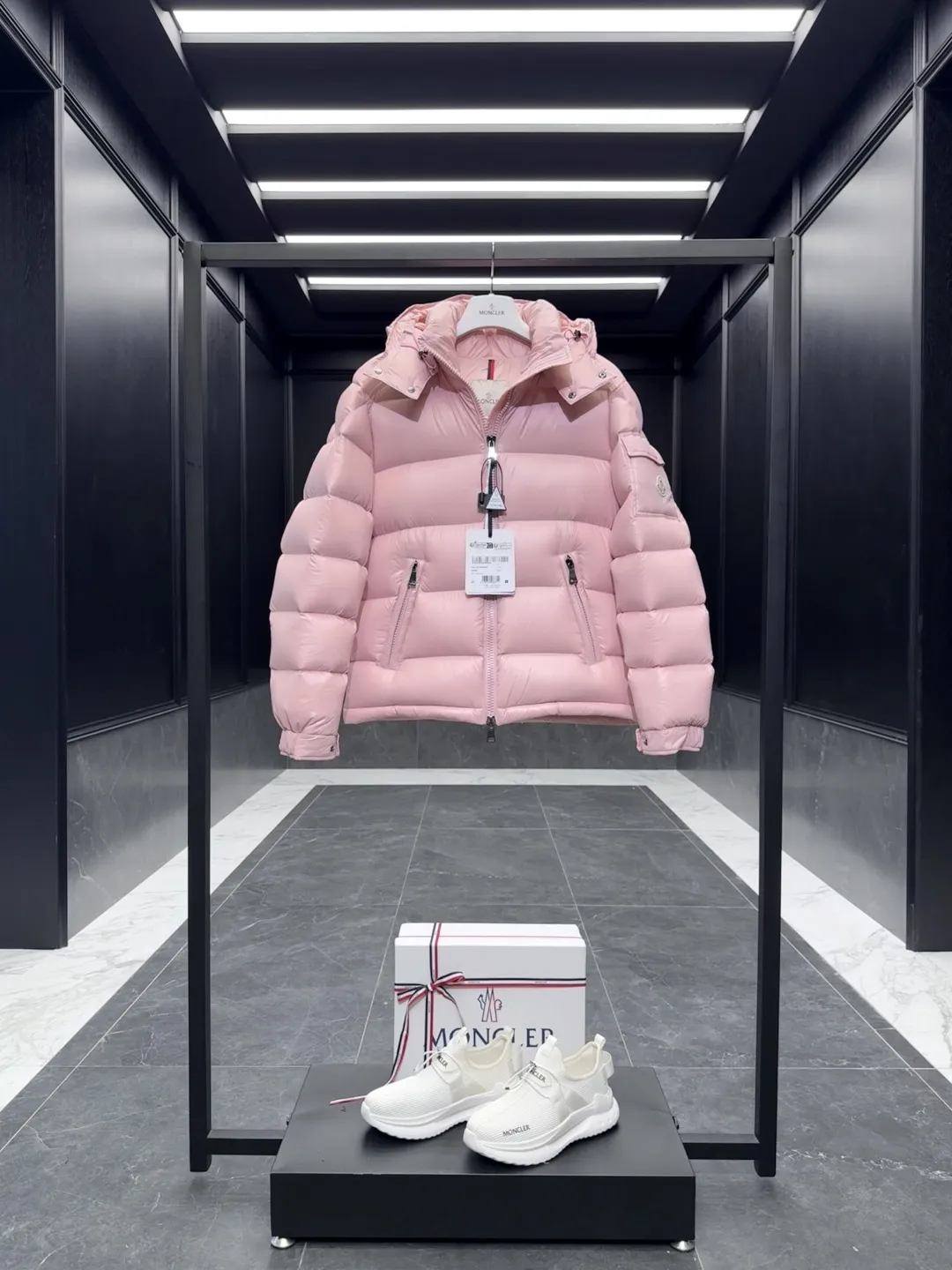 Moncler Maire Short Down Jacket Pink Glossy - Image 4
