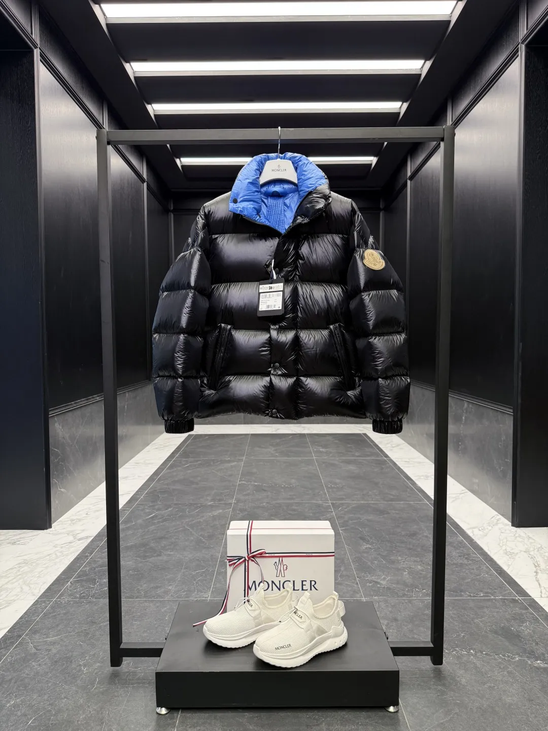 Moncler Dervox Down Jacket Black Pop - Image 3