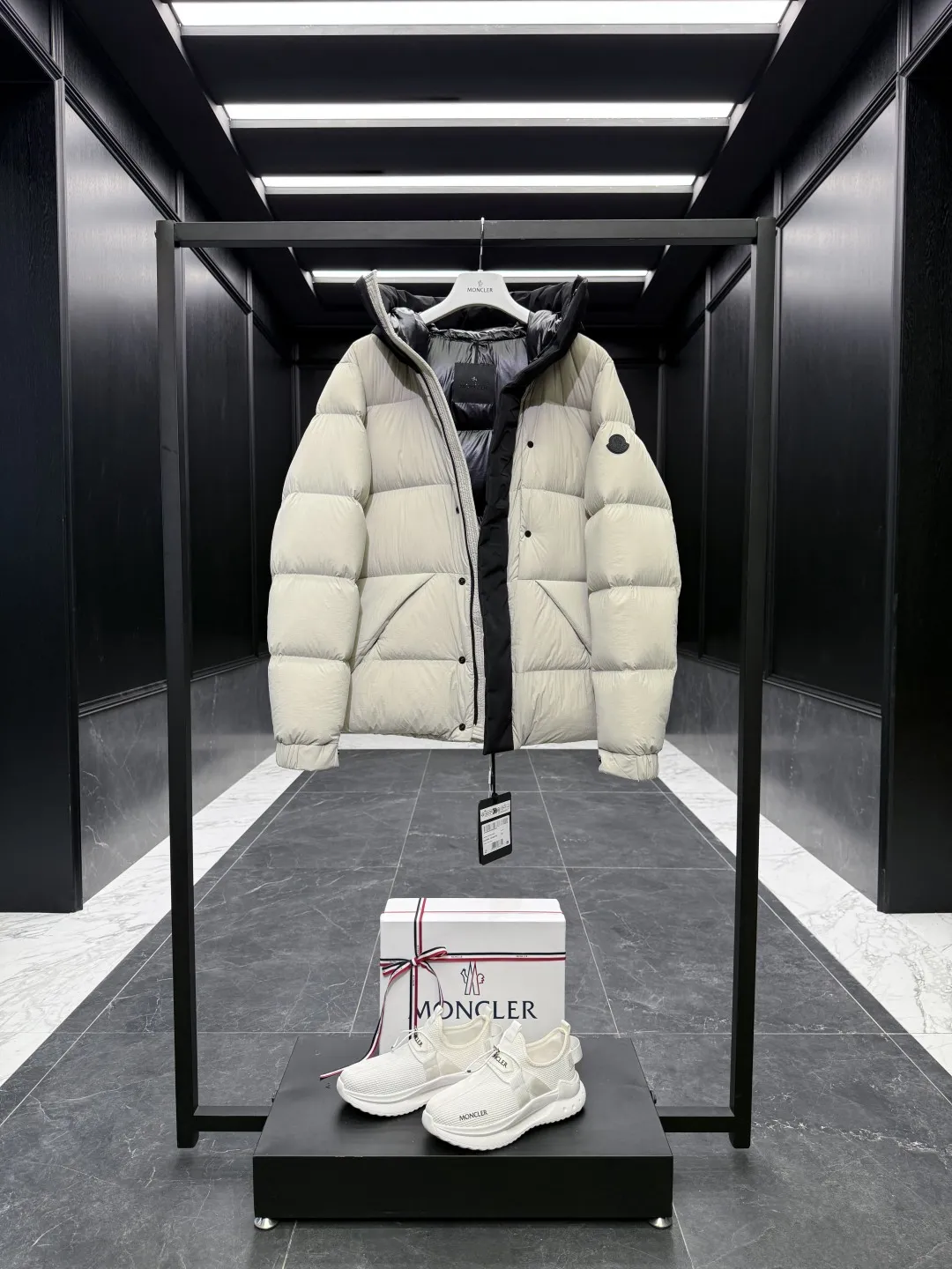 Moncler Madeira Black Short Down Jacket - Image 4