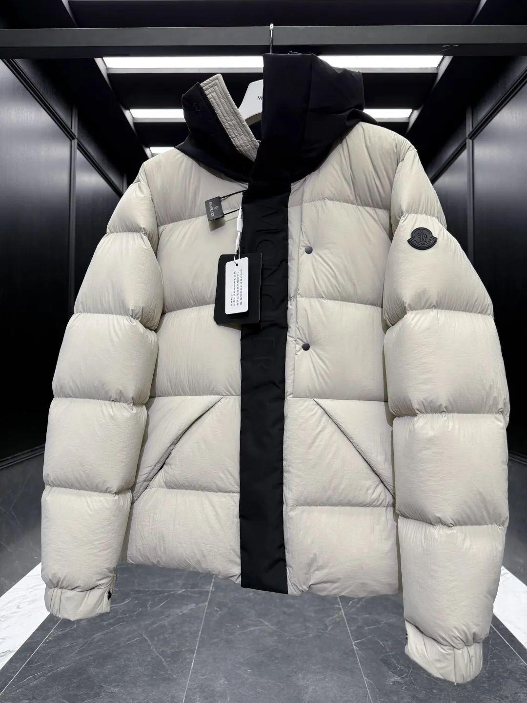 Moncler Madeira Black Short Down Jacket - Image 6
