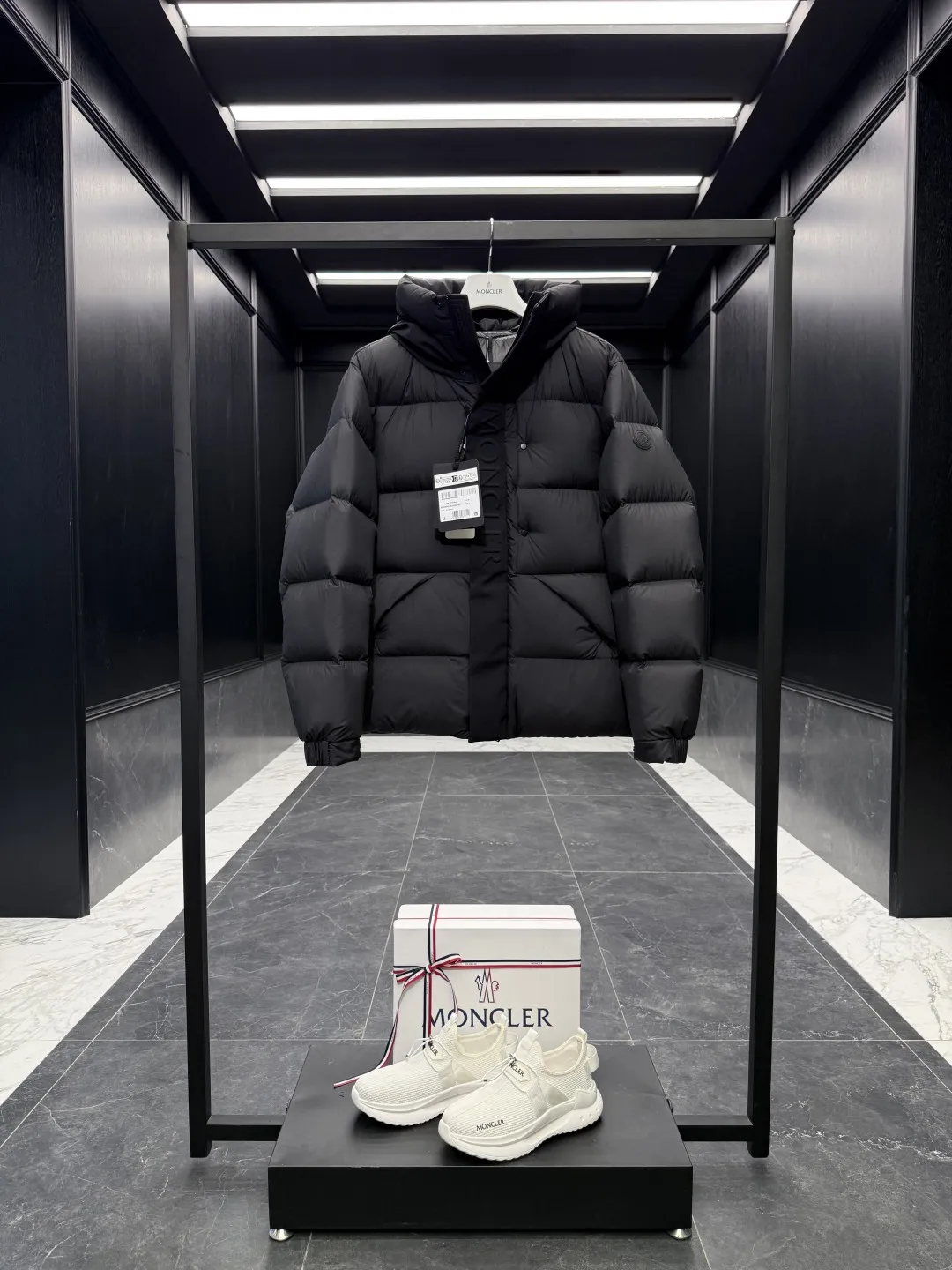 Moncler Madeira Down Jacket Black Short - Image 3