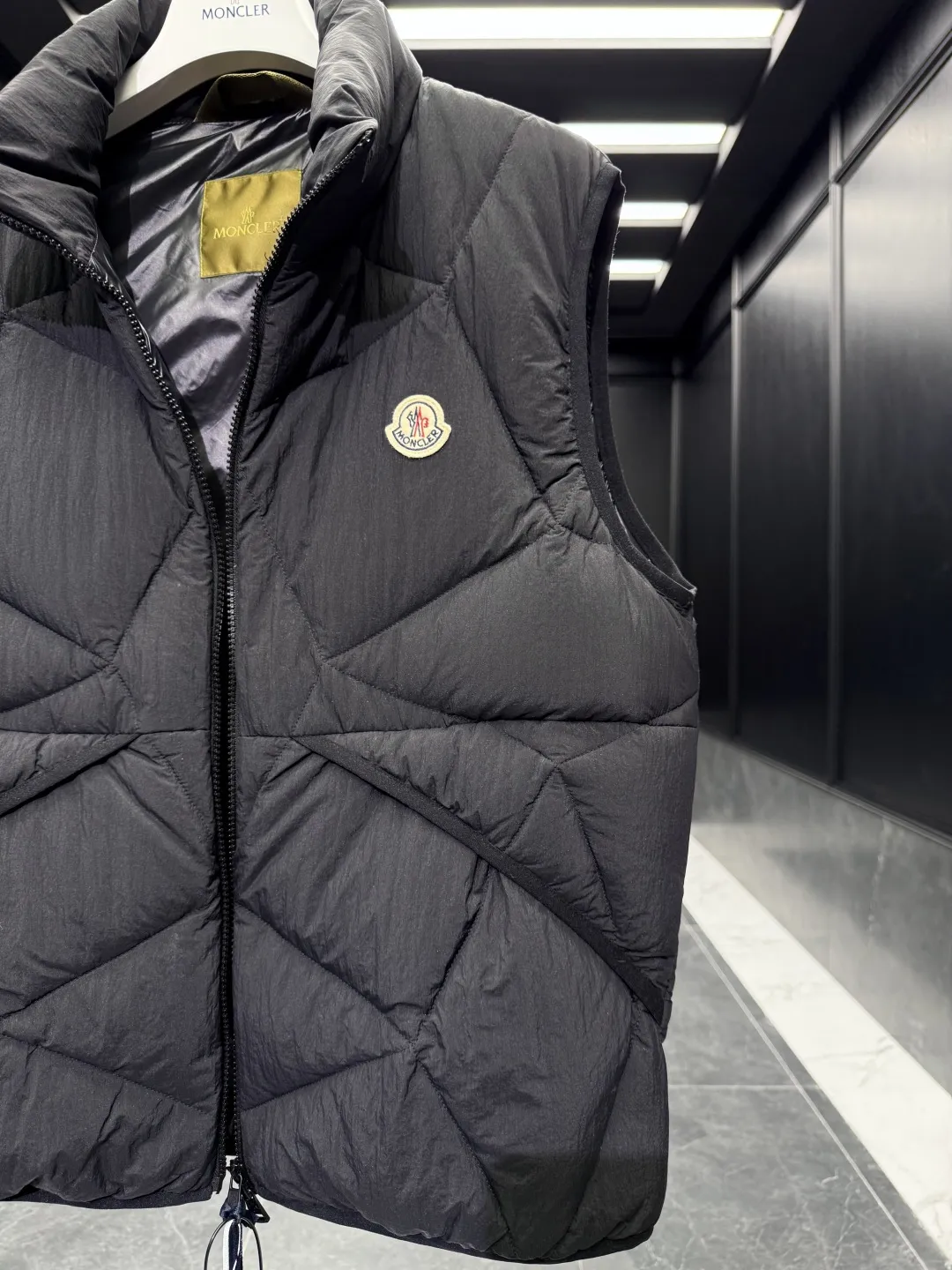 Moncler Vendavel Vest Black Quilted Style - Image 6