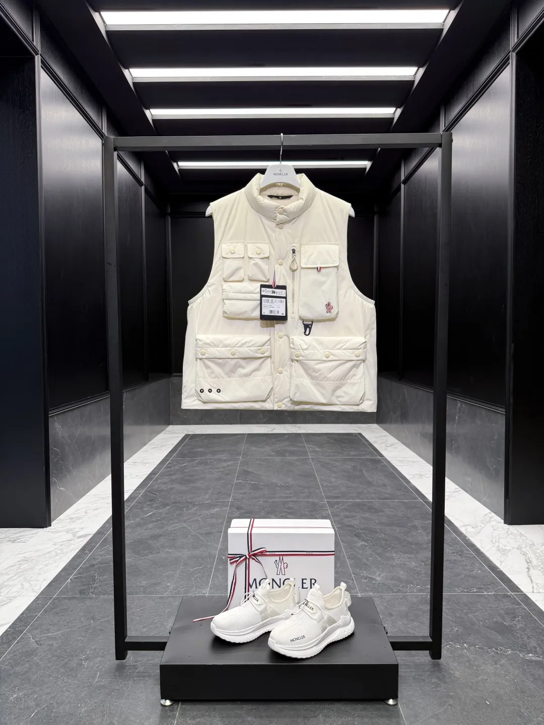 Moncler Grenoble Tongass Vest Off White