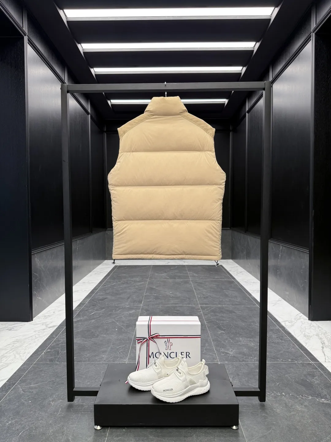 Moncler Verone Beige Reversible Jacket - Image 4