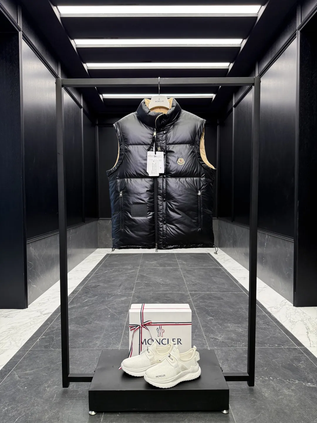 Moncler Verone Beige Reversible Jacket - Image 5