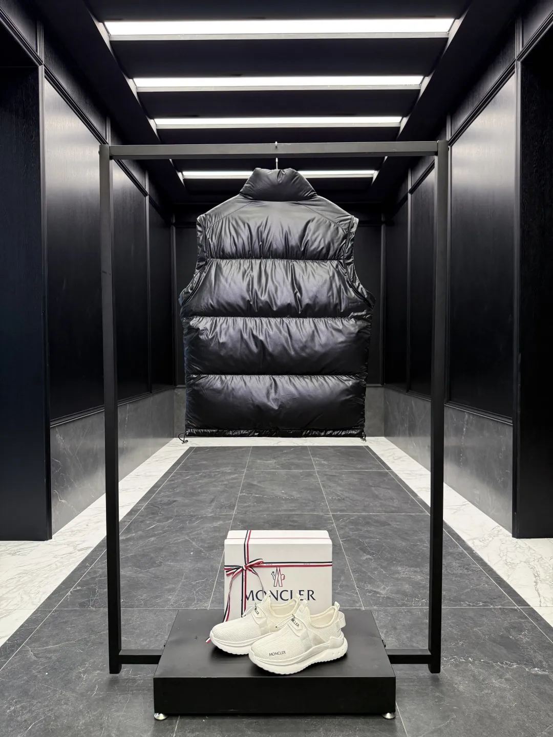 Moncler Verone Beige Reversible Jacket - Image 7