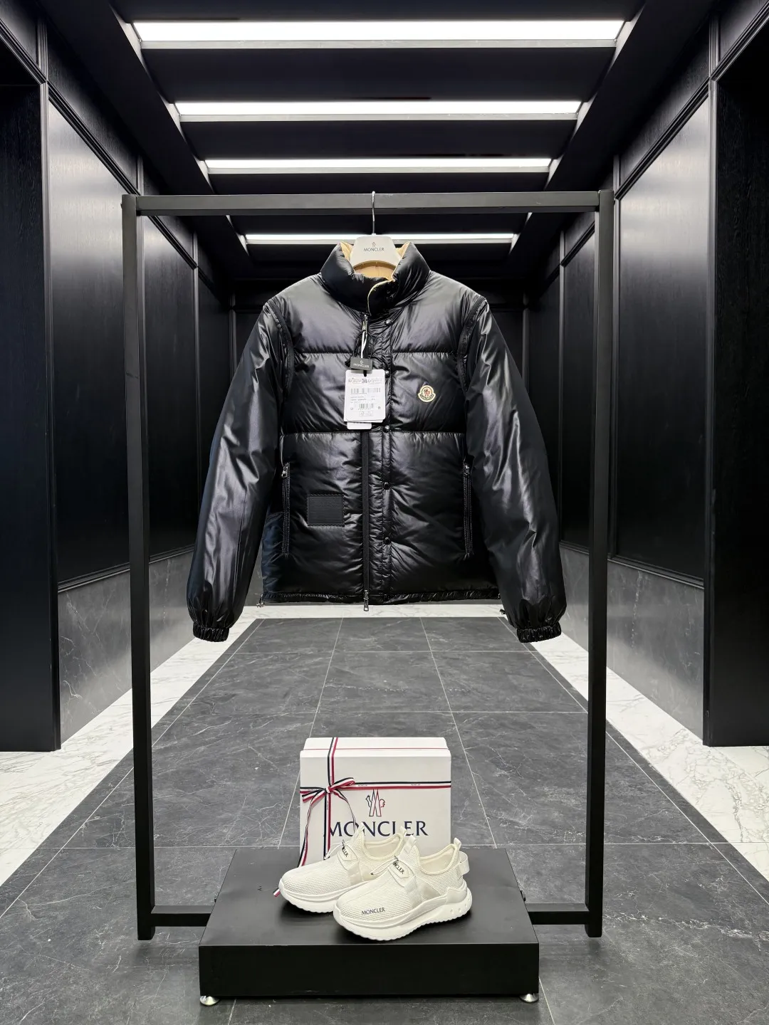 Moncler Verone Beige Reversible Jacket - Image 8