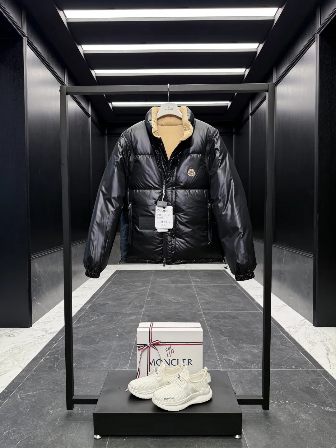 Moncler Verone Beige Reversible Jacket - Image 9