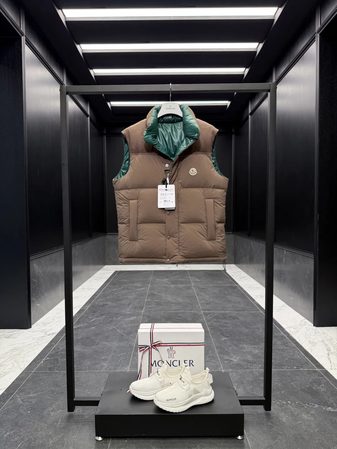 Moncler Verone Reversible Down Jacket Brown - Image 3