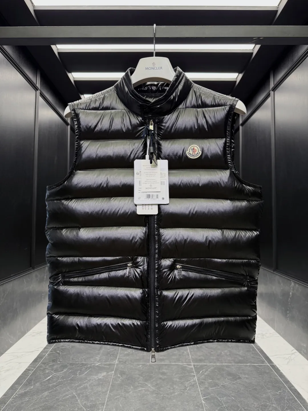 Moncler Gui Vest Black Lightweight Design - Image 5