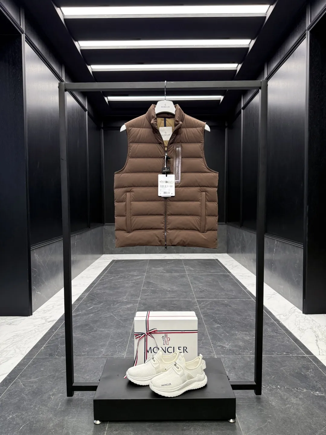 Moncler Giaf Vest Brown Matte Style - Image 3