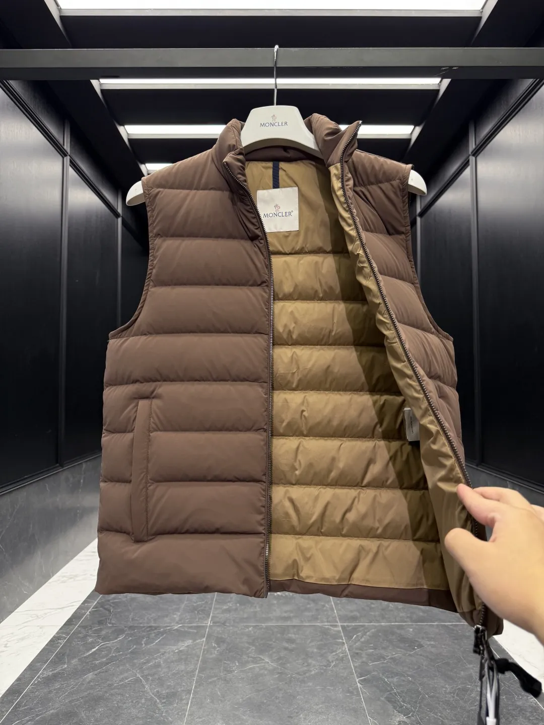 Moncler Giaf Vest Brown Matte Style - Image 9