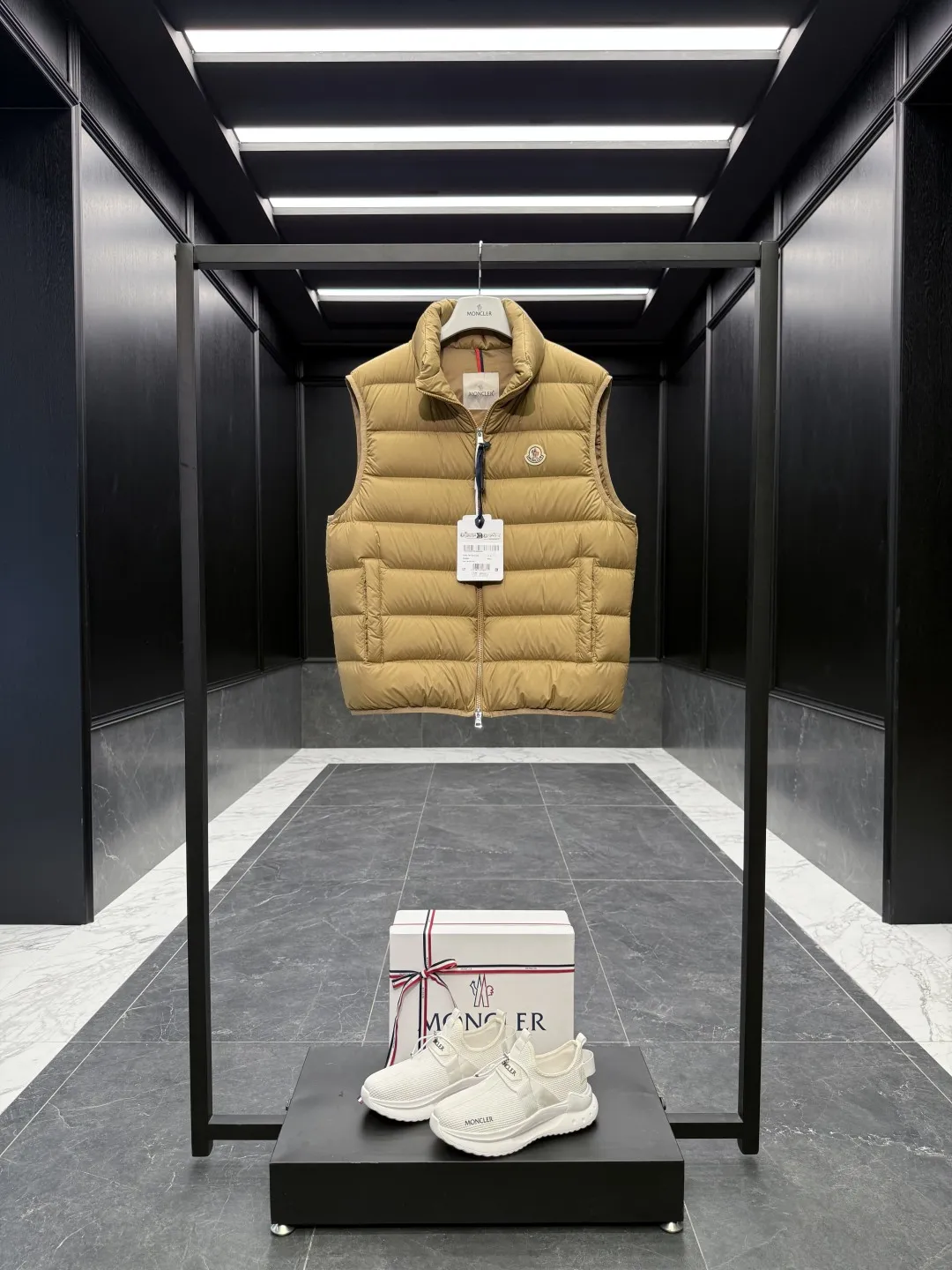 Moncler Contrin Mens Vest Beige Quilted - Image 3