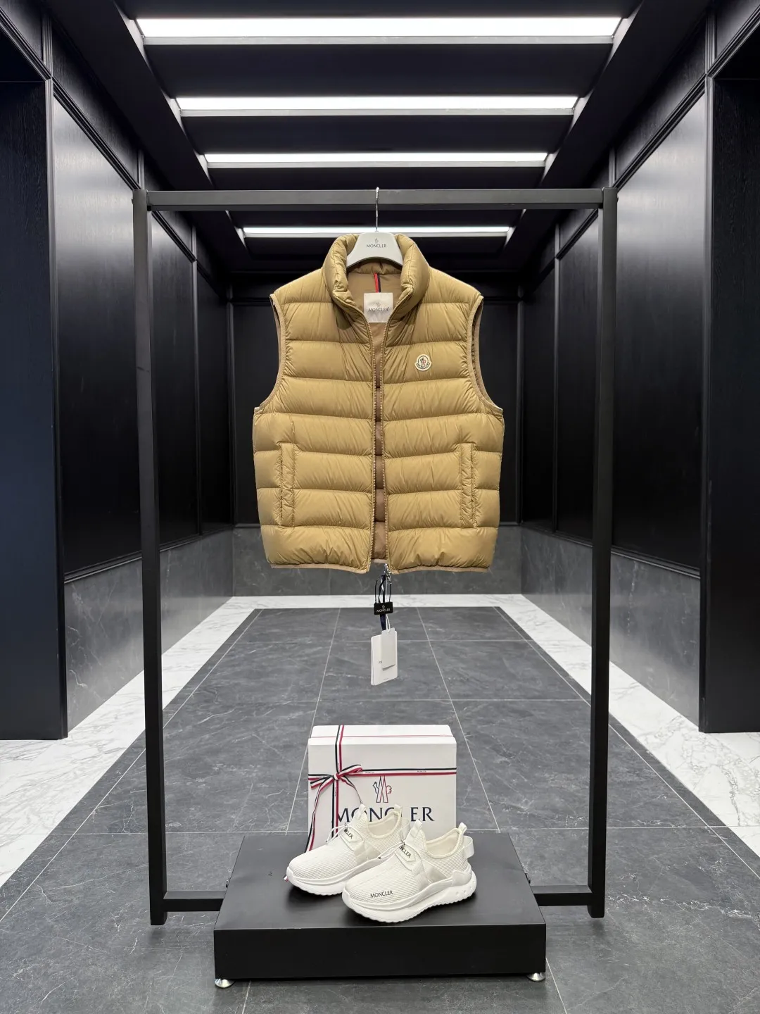 Moncler Contrin Mens Vest Beige Quilted - Image 4