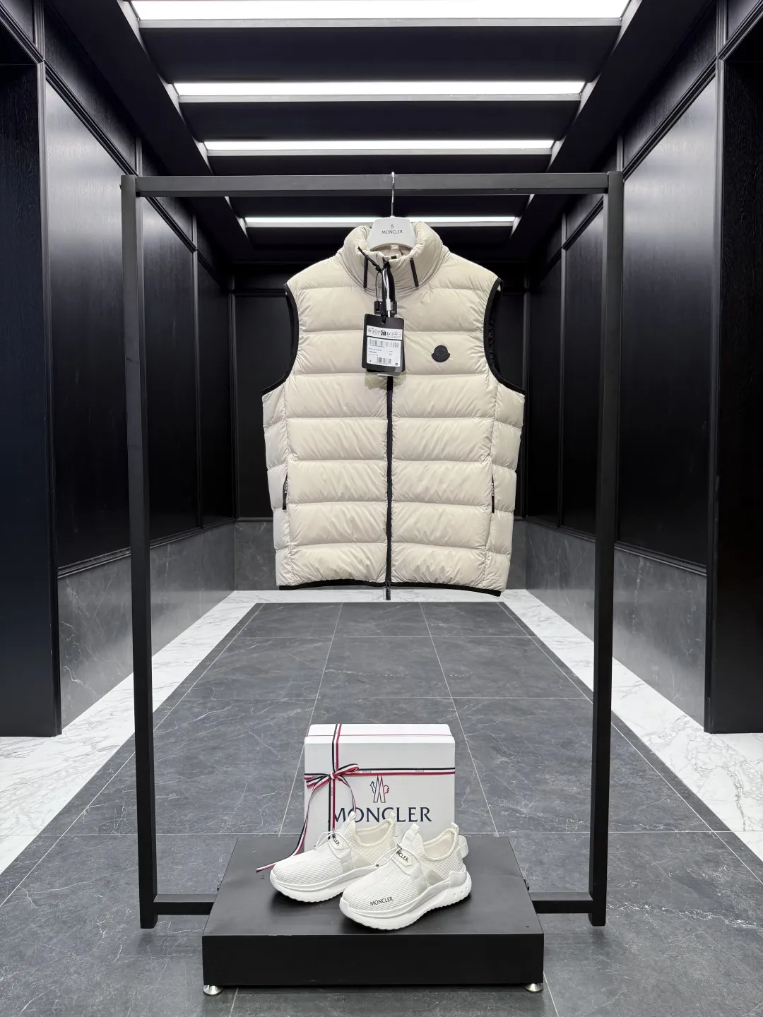 Moncler Valmasque Down Vest Beige Hooded - Image 5