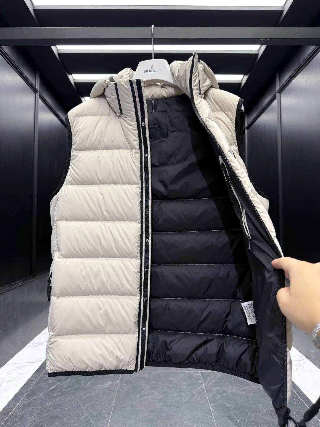 Moncler Valmasque Down Vest Beige Hooded - Image 9
