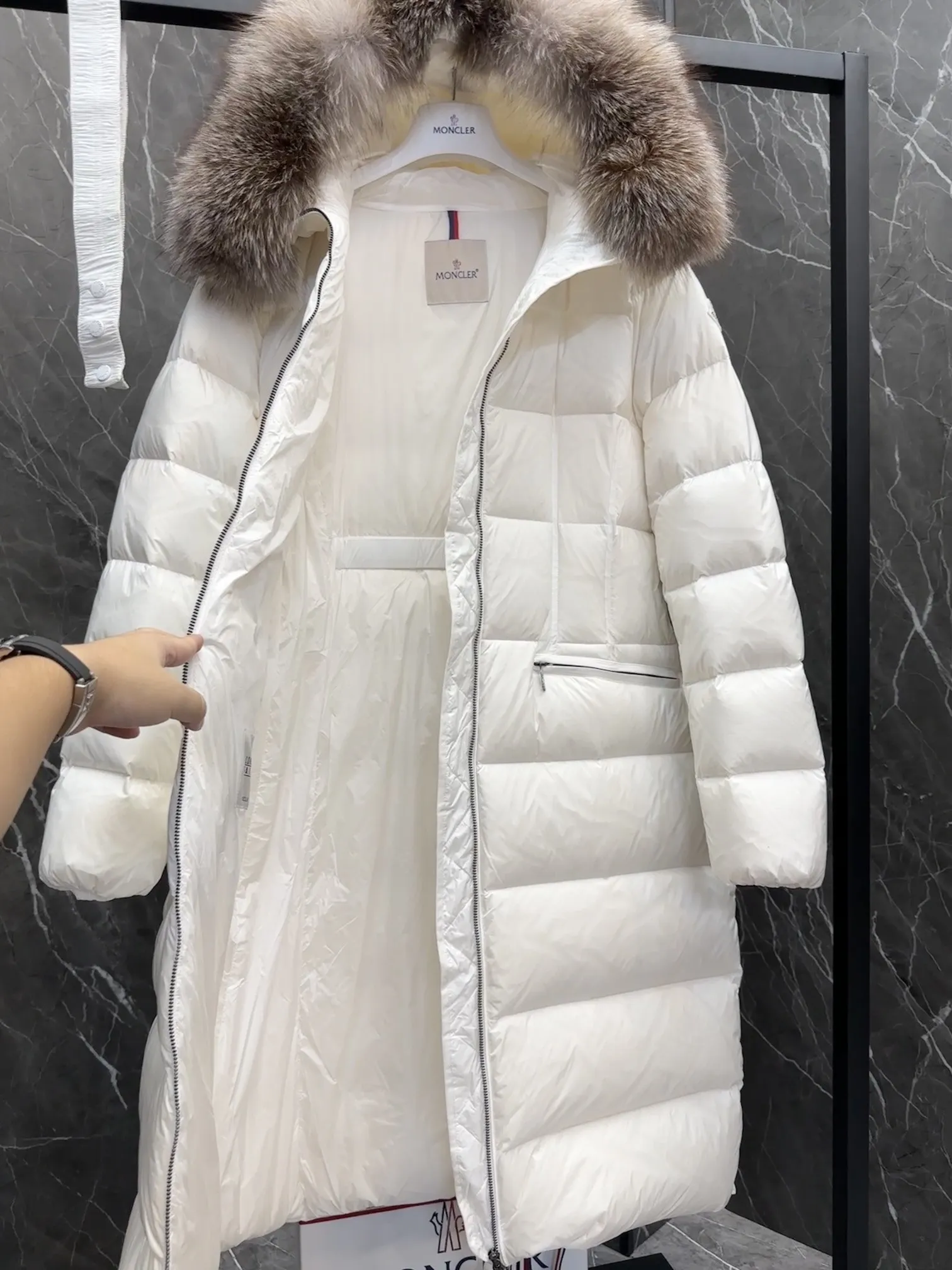 Moncler Boedic Down Jacket White Fur Trim - Image 8