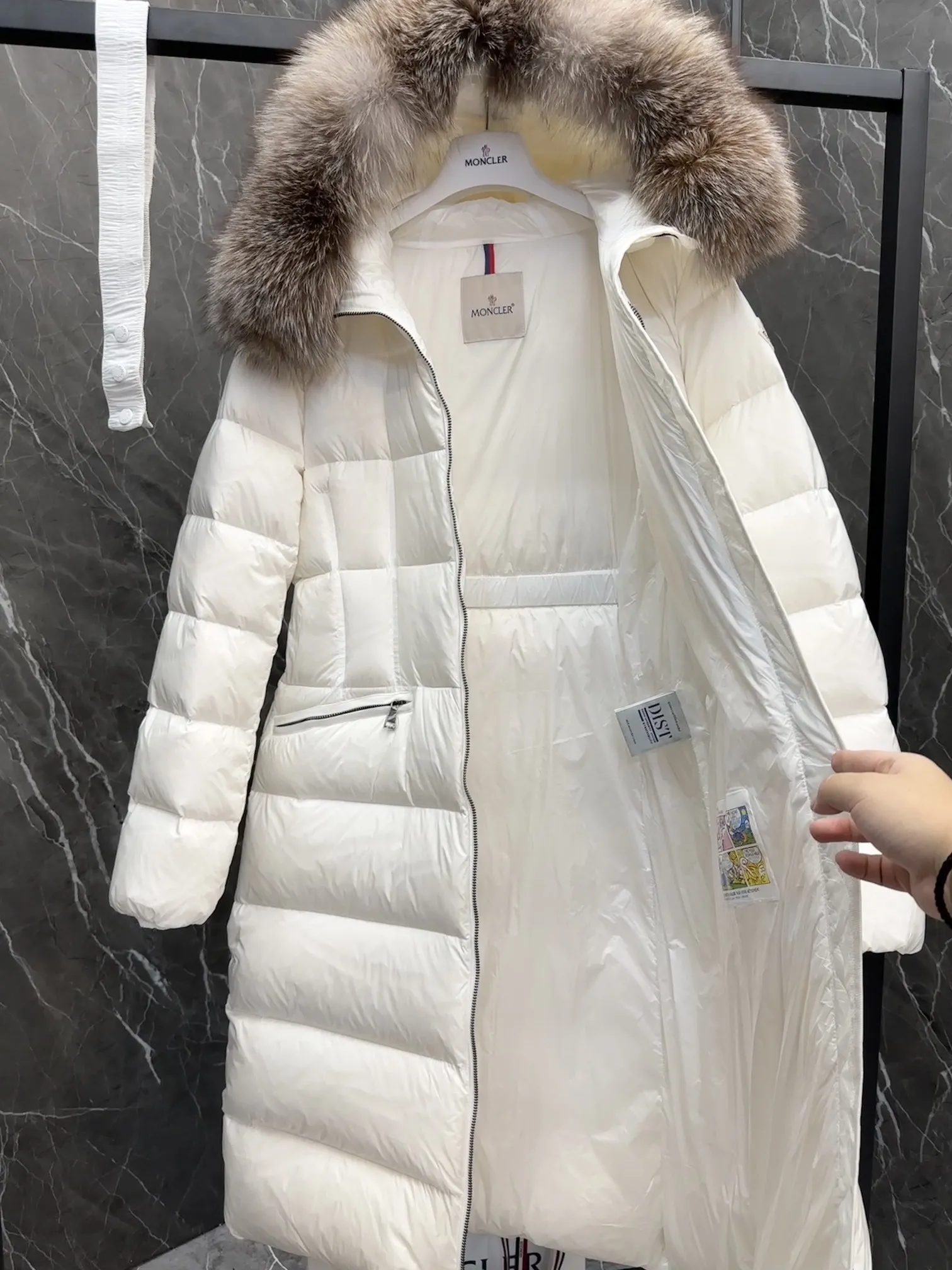 Moncler Boedic Down Jacket White Fur Trim - Image 9