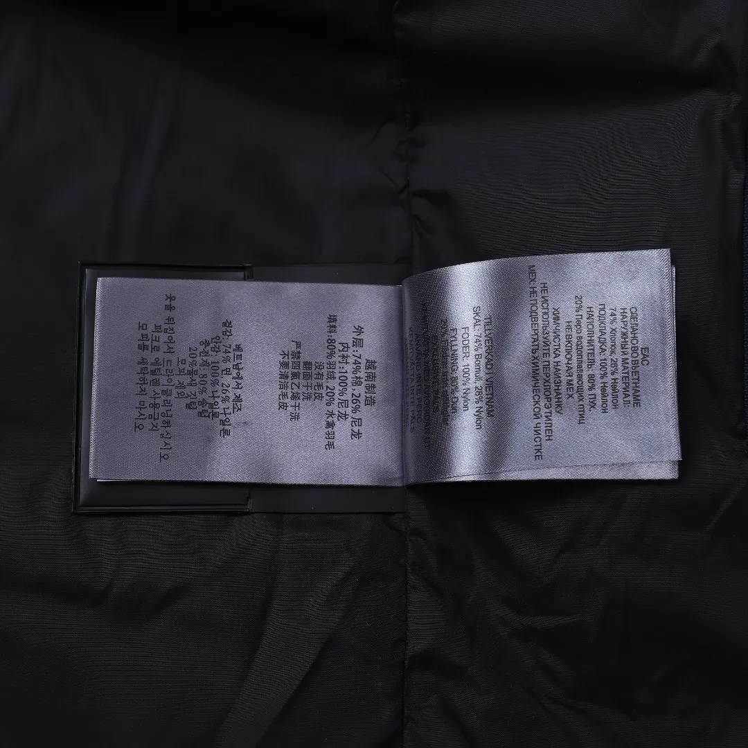 Moose Knuckles Vest Deep Blue Quilted - Image 15