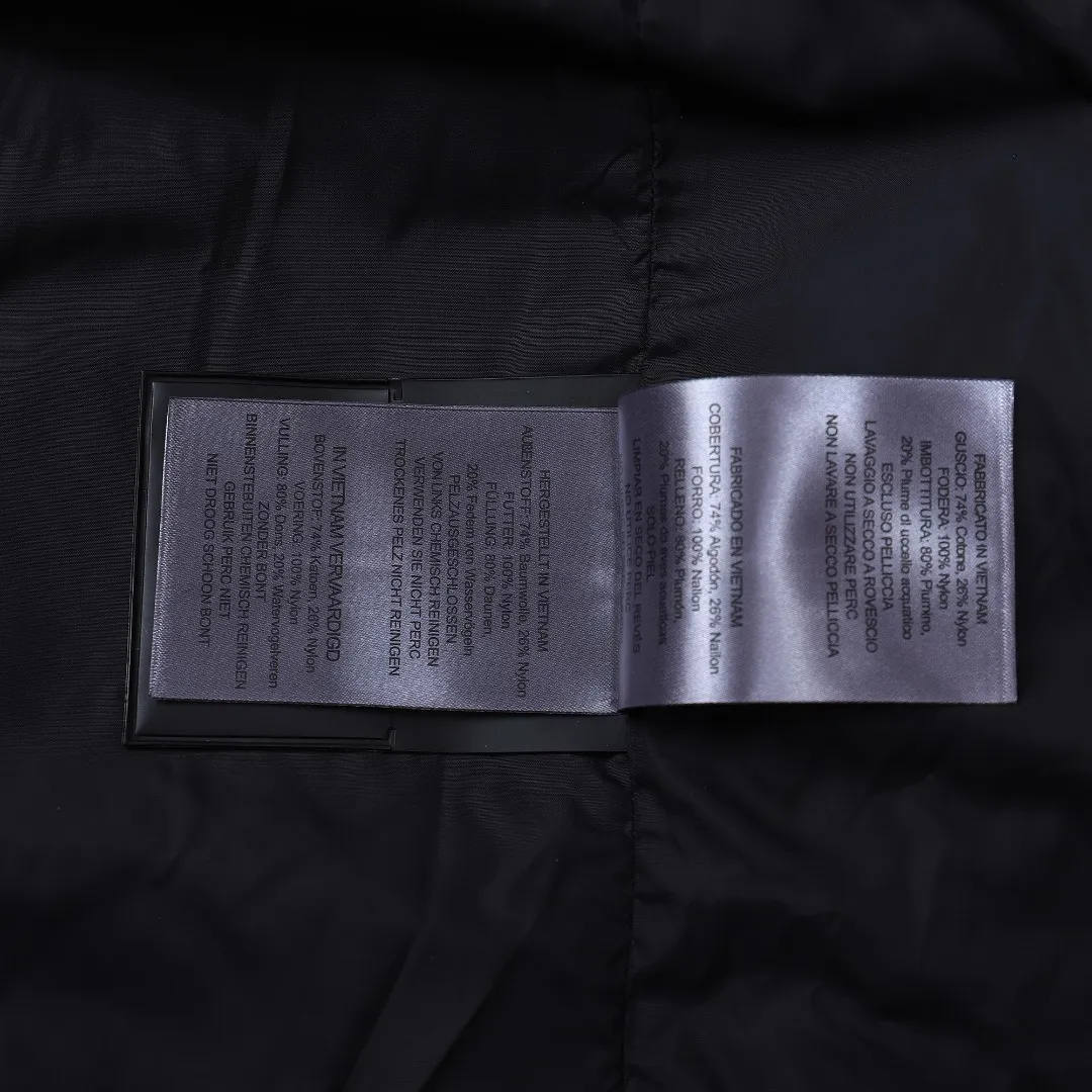 Moose Knuckles Vest Deep Blue Quilted - Image 9