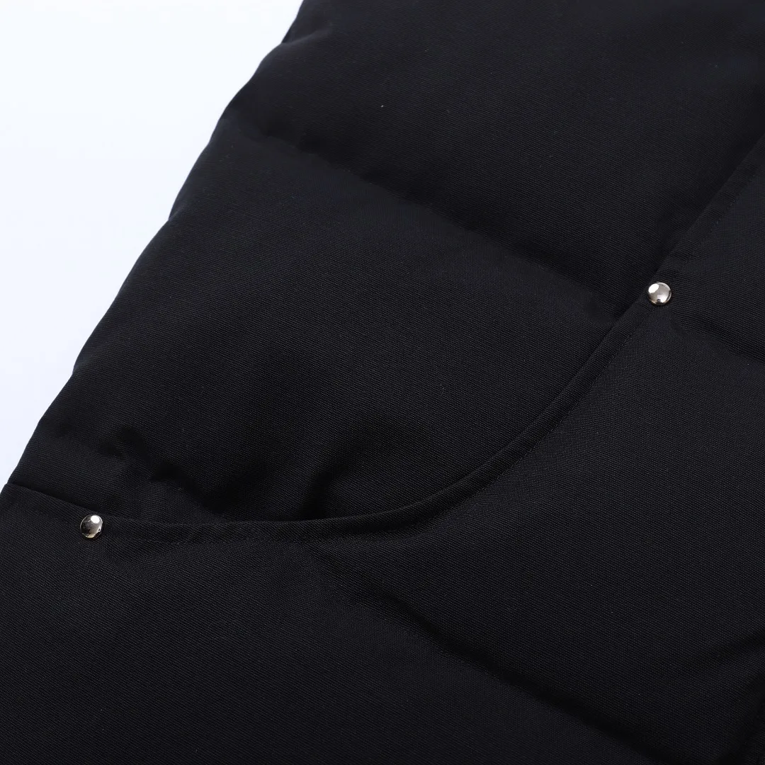 Moose Knuckles Vest Black Quilted Style - Image 18