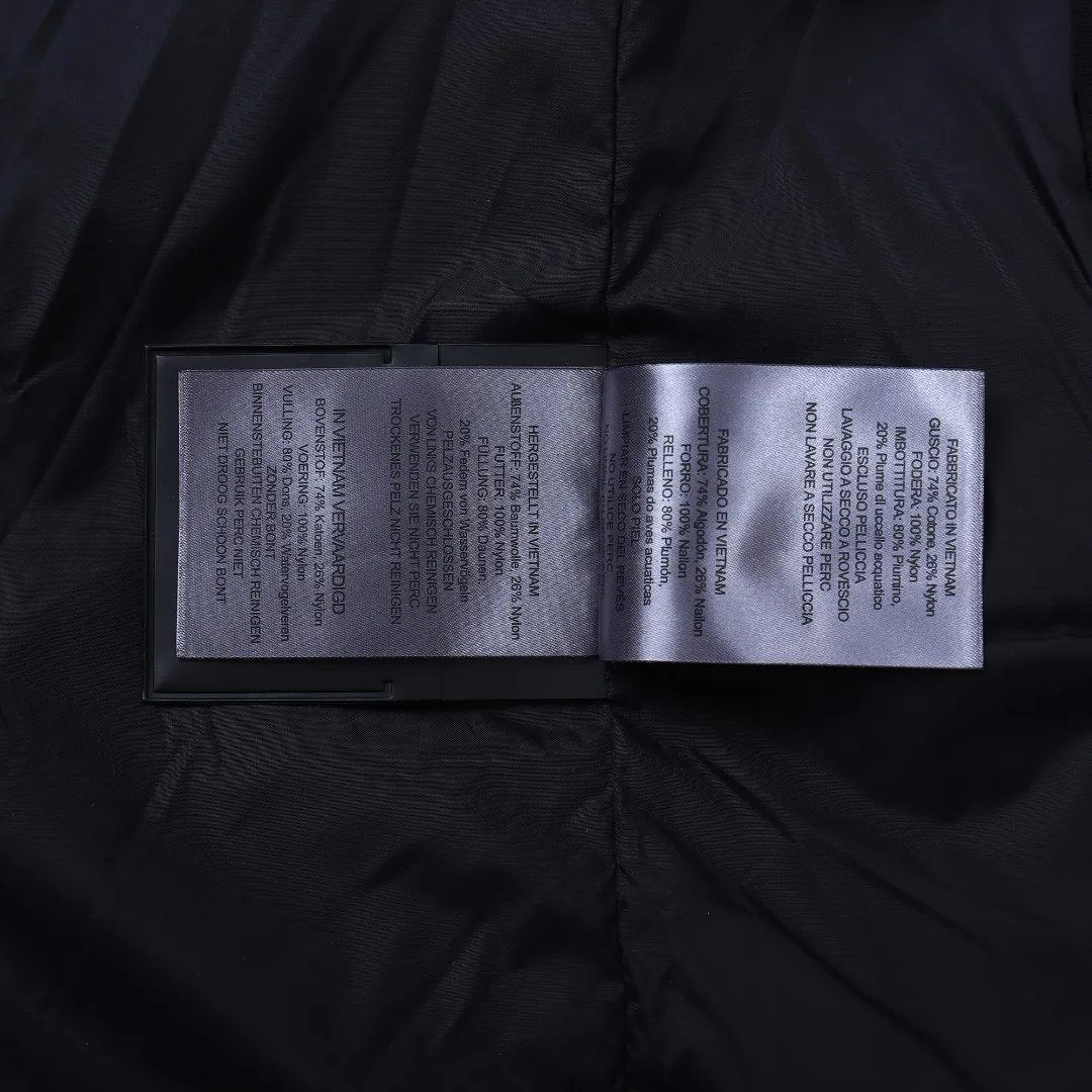 Moose Knuckles Vest Black Quilted Style - Image 19