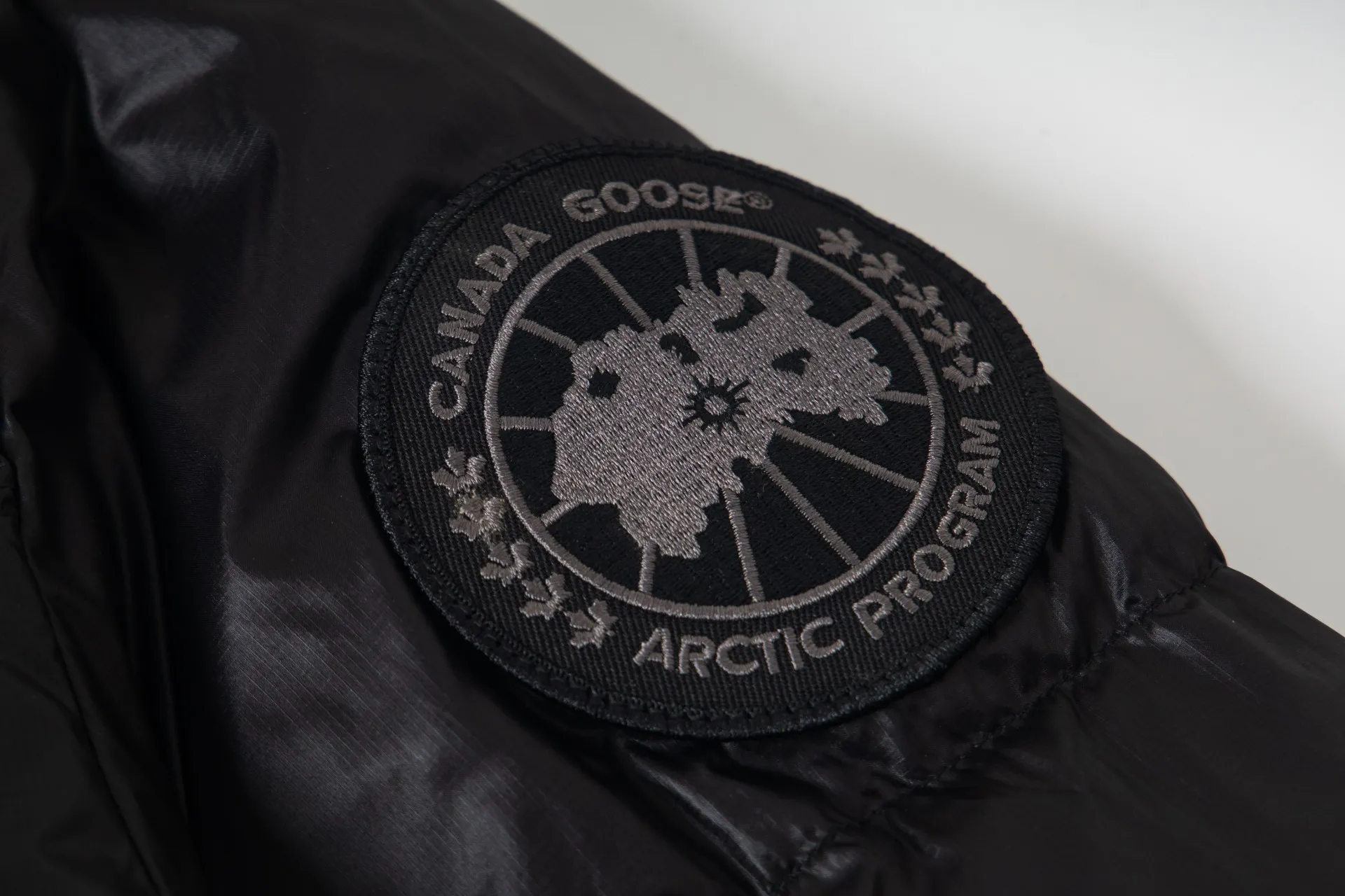 Canada Goose Crofton G122 Black Hooded Jacket - Image 9