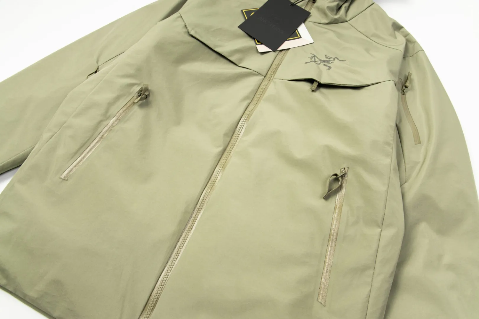 Arc'teryx Macai Jacket Ethereal Green Hooded - Image 5