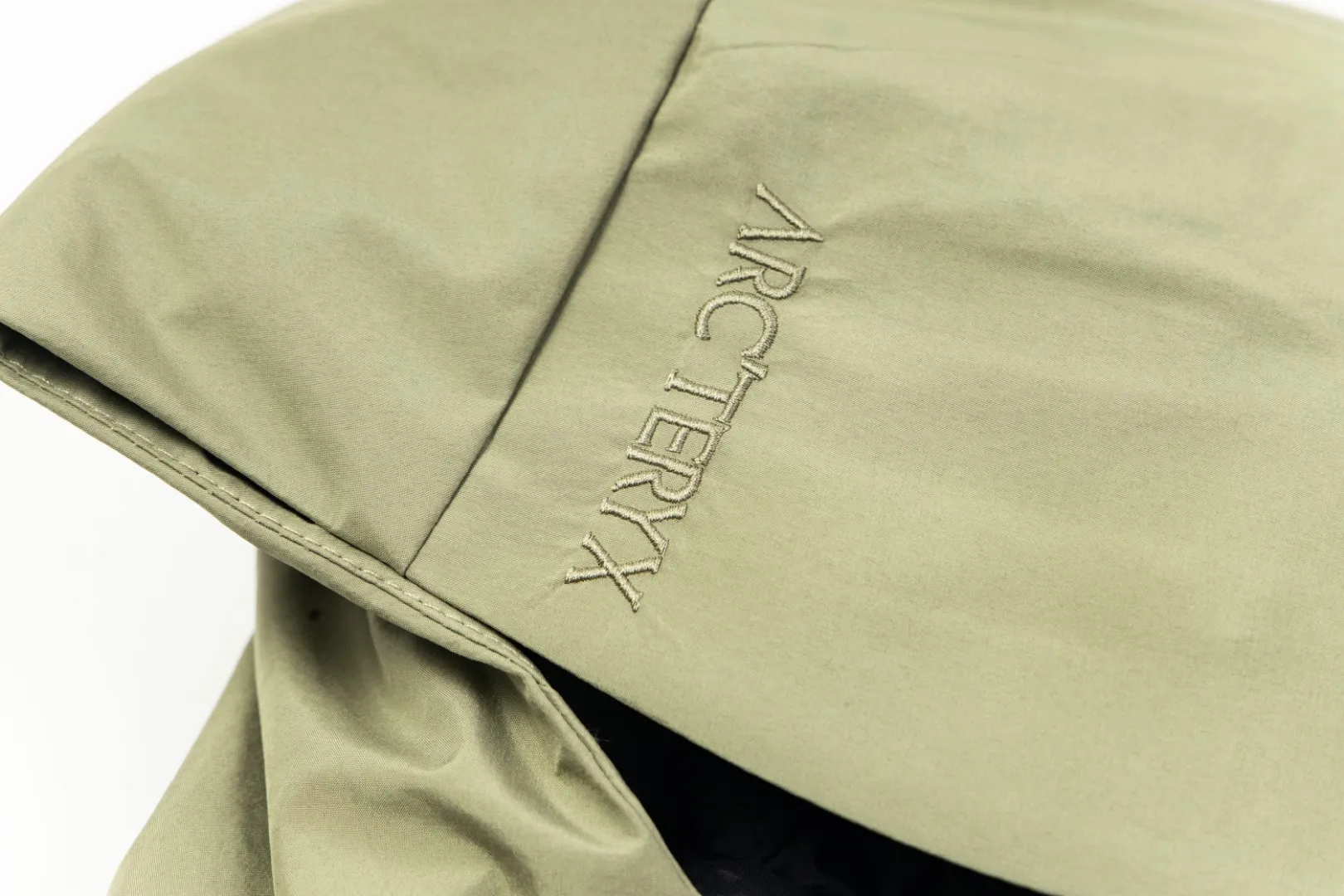 Arc'teryx Macai Jacket Ethereal Green Hooded - Image 7