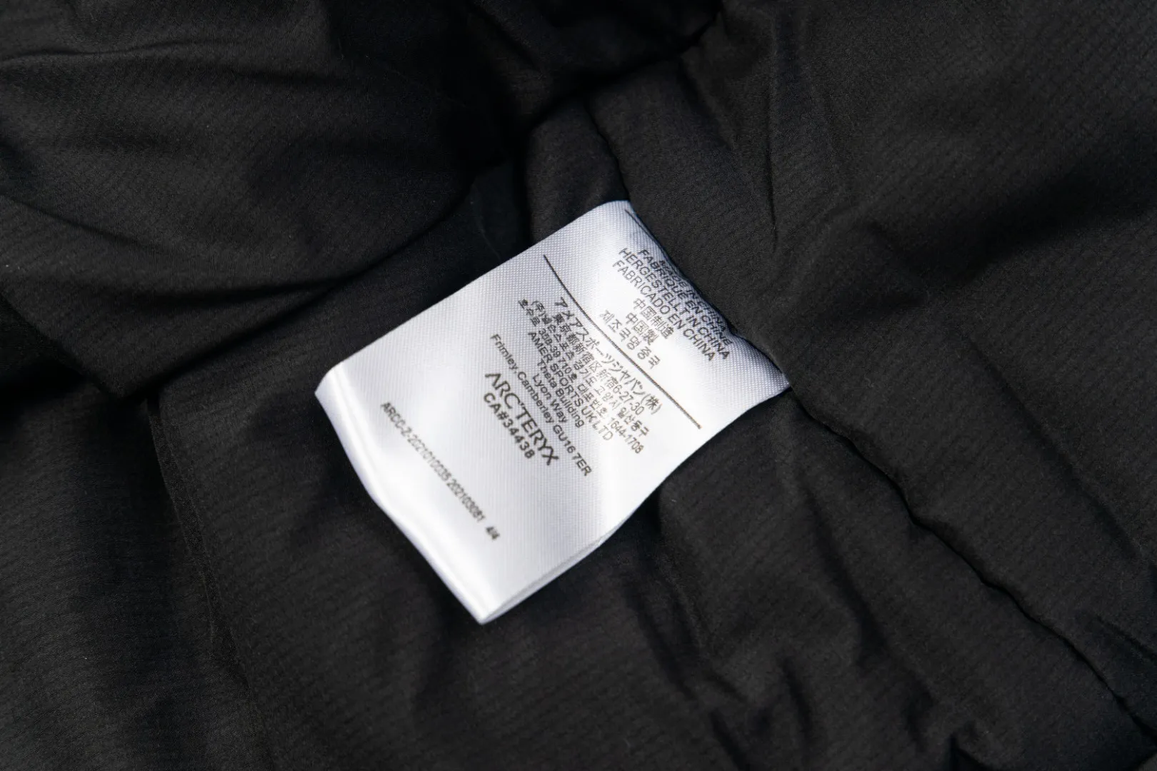 Arc'teryx Macai Jacket Black Hooded Style - Image 12